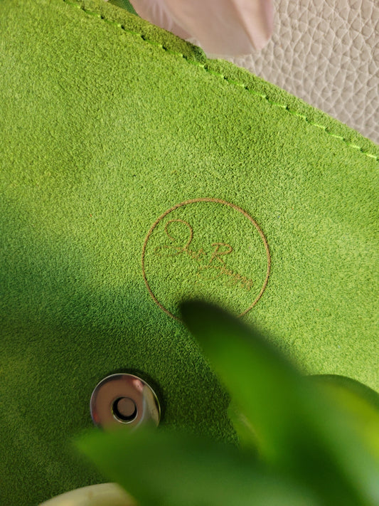 Exploring Popular Handbag Brands in the UK: A Journey from Renowned Labels to JustBagzz
