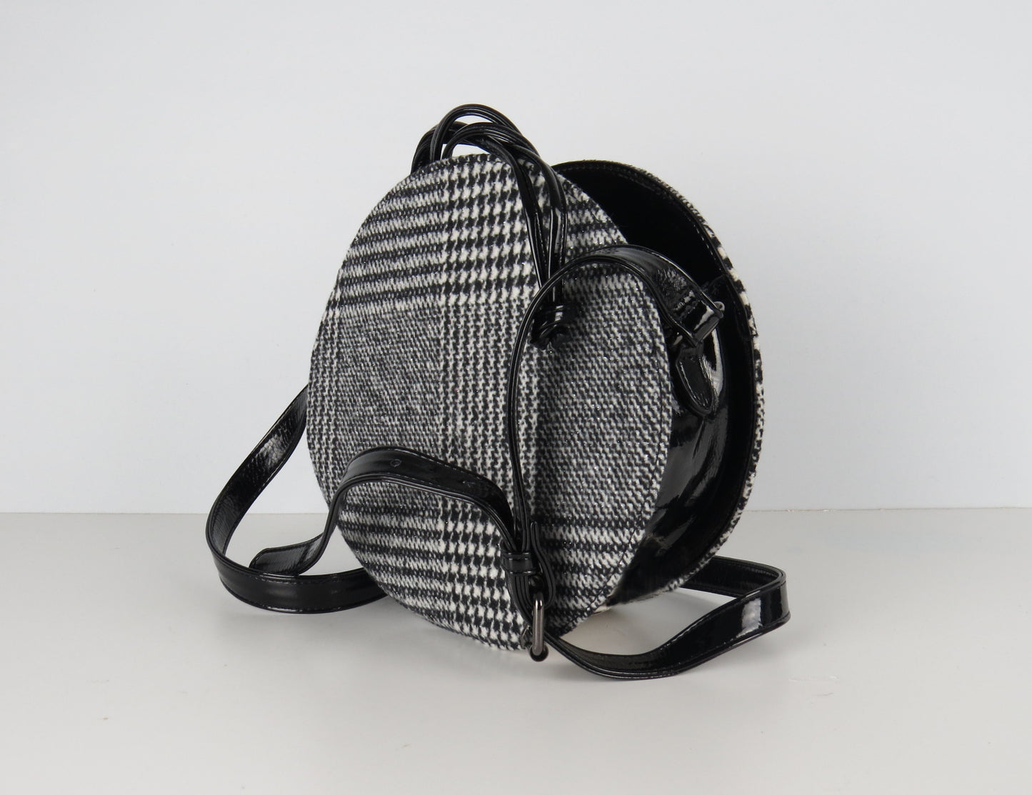Retro styled Black And White Tweed patterned Round Crossbody bag